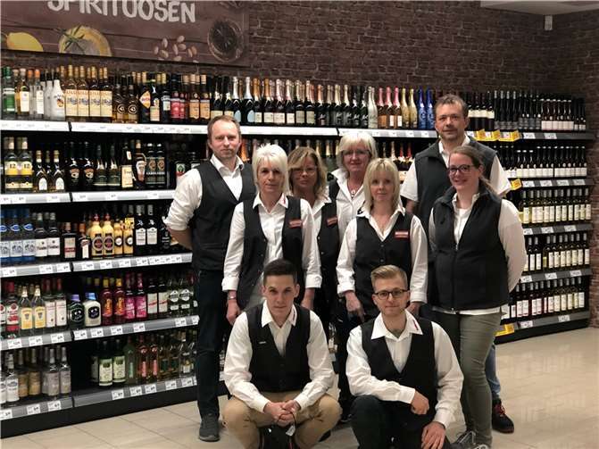 Der moderne Nachbarschaftsmarkt vor Ort ist nicht nur Einkaufsstätte, sondern auch Kommunikations- und Begegnungszentrum für Kunden mit einem motivierten Mitarbeiter-Team.