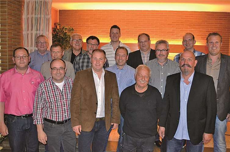 Der nach den Neuwahlen (Beisitzer, stellv. Geschäftsführer und stellv. Schatzmeister) nun aktuelle Vorstand der Alten Großen Mayener Karnevalsgesellschaft. Ute Weiner