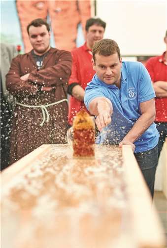 Der närrische Wettkampf im Festzelt an der Galters bietet Herausforderungen für Hirn, Geschick und Muskelkraft. privat
