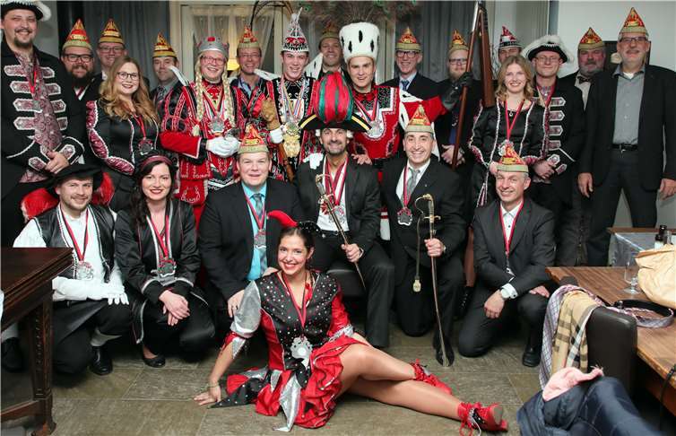 Der neu Gardist Stefan Schneider inmitten von Prinzen, Hofstaat, Gardisten, Senatoren und Reservisten.Privat