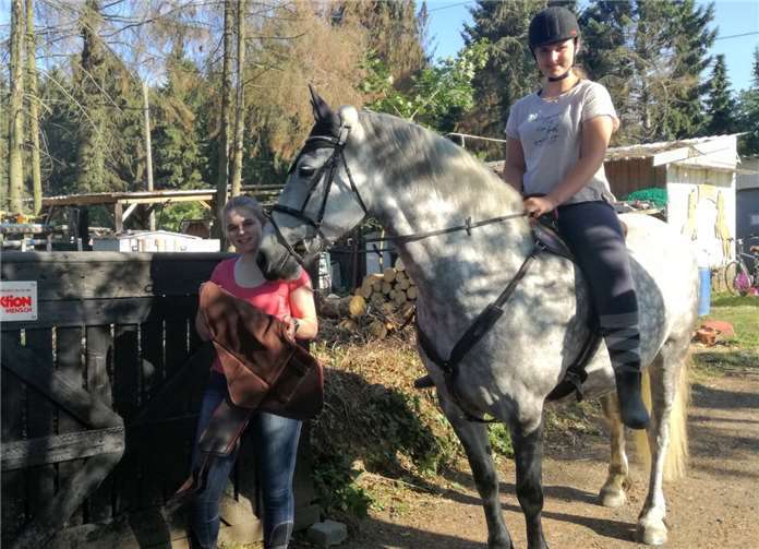Der neu angeschaffte SIBA- (Sit-in-Balance) Sattel bietet durch eine abnehmbare, mit Schaumstoff gefüllte Verlängerung Platz für eine zweite Person.Foto: privat