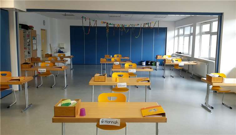 Der neu errichtete Klassenraum der Klasse 4a nach der Schulschließung. Fotos: privat
