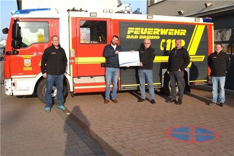 Der neu gegründete Förderverein der Freiwilligen Feuerwehr der Stadt Bad Breisig erhielt eine großzügige Geldspende der Brohler Mineral- und Heilbrunnen GmbH in Höhe von 250 Euro.Foto: privat