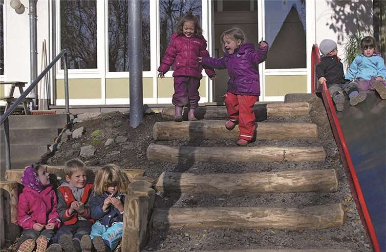 Der neu gestaltete Hang bietet viele kleine Ecken, die es zu erkunden gilt.