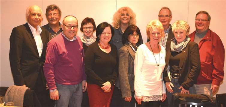 Der Vorstand wurde neu gewählt Der neu gewählt Vorstand (v.li.): Bernhard Mauel, Wolfram Klamp, Heinz Spurzem, Christel Friese, Christa Pöters, Ute Jansen, Rita Orthen, Claudia Jansen, Werner Wilhelm, Josi Siewert und Franz-Josef Dahm. privat