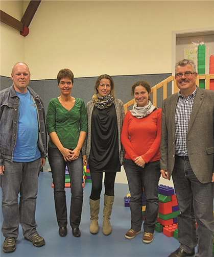 Der neu gewählte Elternausschuss v.l. Marcus Görgen, Sandra Schollmayer, Sandra Müller, Tina Torinus und Stadtbürgermeister Hans Peter Ammel