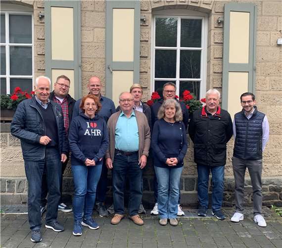 Der neu gewählte Ortsvereinsvorstand mit Susanne Müller MdL, Christoph Schmitt und Philipp Hergarten. Quelle: SPD Ortsverein Kempenich-Spessart