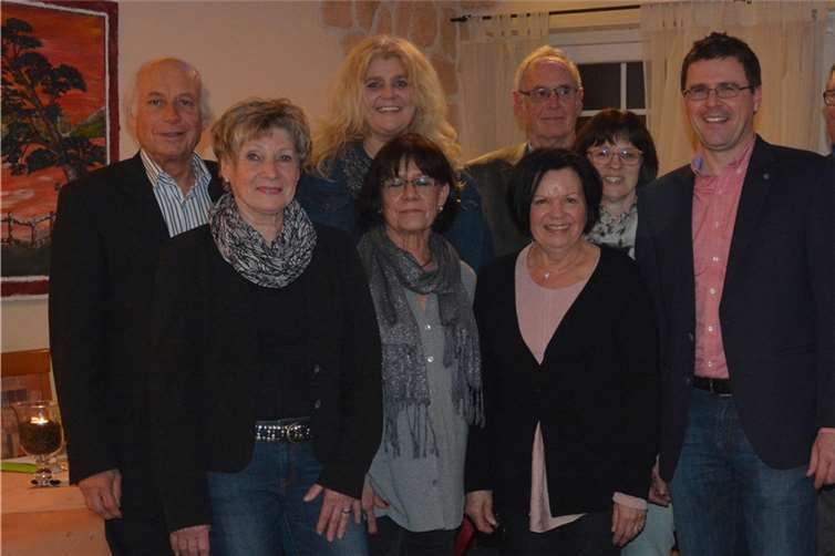 Engagierter Blick in die Zukunft Der neu gewählte Vorstand aus Bernhard Mauel, Josi Siewert, Ute Jansen, Rita Orthen, Werner Wilhelm, Christa Pöters, Christel Friese, Christoph Rosenbaum, Franz-Josef Dahm und Wolfram Klamp (von links) freut sich auf die kommenden Aufgaben. privat