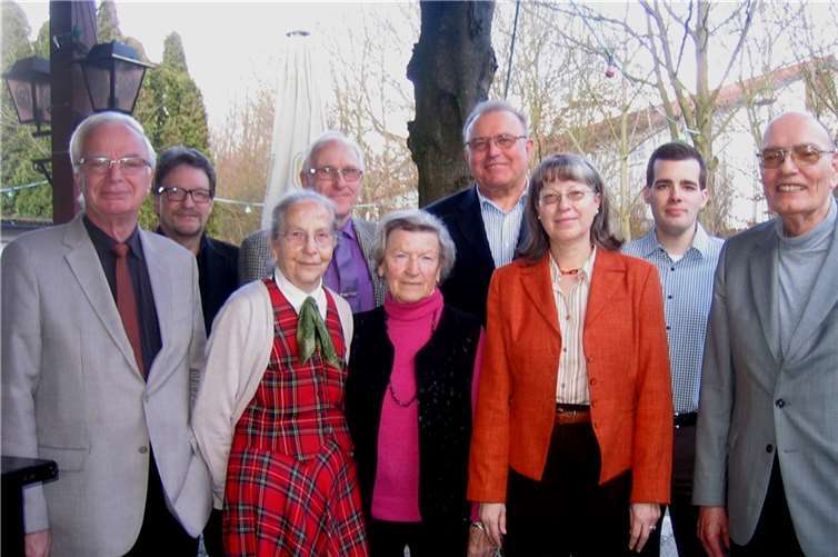 Der neu gewählte Vorstand der Senioren-Union Meckenheim (v.l.n.r.): Joachim Krüger, Rainer Friedrich (beide Beisitzer), Erika Meyer zu Drewer (Ehrenvorsitzende), Wilhelm Gunkel (Kreisvorsitzender der Senioren-Union Rhein-Sieg- Kreis), Beatrice Knauf (Beisitzerin), Leonhard Müller (Vorsitzender), Irene Krüger (stellvertretende Vorsitzende), André Anders (Geschäftsführer) Udo Peetz (Schatzmeister).privat