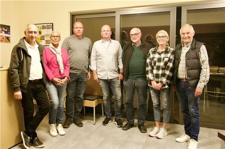 Der neu gewählte Vorstand des ATC mit (vlnr): Hans-Georg Hansen, Margreth Beyer, Andreas Kepernik, Vorsitzender Christian Müller, Dr. Robert Riethmüller, Lori Murtaugh, Friedhelm Franzen.Foto: privat