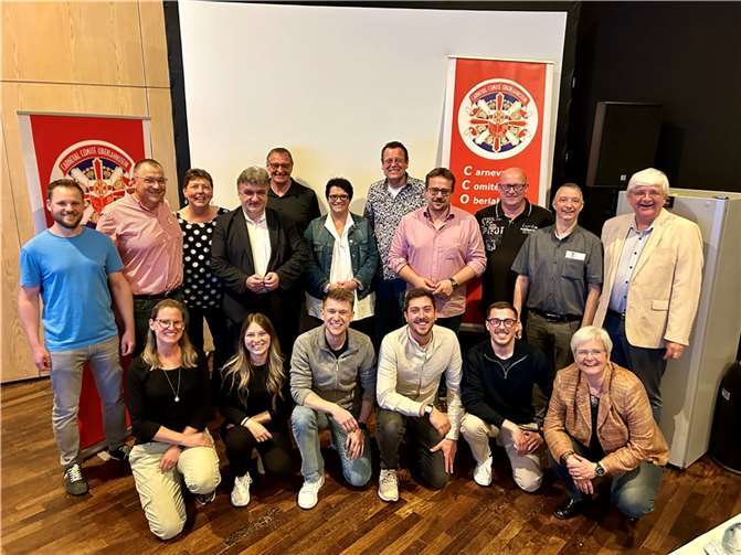 Der neu gewählte Vorstand des CCO: obere Reihe v.l.n.r.: Benedikt Kadenbach. Hans-Georg Meier, Sabine Fischbach-Kotinsky, Thomas Grebel, Dirk Ely, Sabine Hohenbild, Markus Krapf, Sebastian Seifert, Thomas Back, Michael Schumann, Helmut Hohluntere Reihe v.l..r.: Ramona Millner-Grochowiak, Christina Eibel, Alexander Krapf, Daniel Tatzel, Leon Sonnak, Eva Bonn  Foto: Johanna Esten