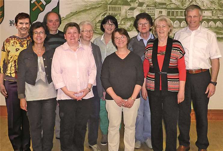 Der neu gewählte Vorstand des FSK: (v.l.) Erika Schröder, Rita Schuster, Martin Ruck, Annie Wohlgemuth, Betty Bruhn, Martina Baumann, Monika Sayk, Brigitte Dietze, Waltrud Pelz und Alain Duval.privat