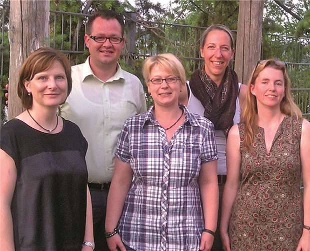 Der neu gewählte Vorstand des Fördervereins: (V.l.) Schulleiterin Judith Oster, Vereinsvorsitzender Jens Oster, zweite Vorsitzende Silvia Platzke, Beisitzerin Bettina Anedda, Kassiererin Manuela Meyer.privat