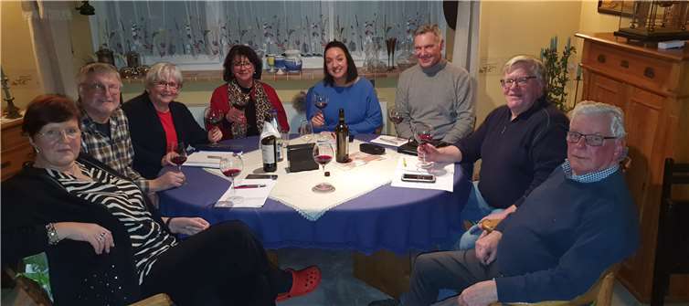 Der neu gewählte Vorstand des Freundeskreises traf sich kürzlich zu seiner konstituierenden Arbeitssitzung. Mit von der Partie waren (v. l. n. r.): Adelheid Rieping, Lothar Kalter, als Ortsbürgermeister satzungsgemäß geborenes Vorstandsmitglied, Beatrix Wirges, Rita Hirsch, Nicole Schnack, Uwe Kraft, Guido Schneider und Franz Schmitz.Foto: privat