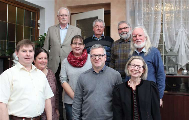 Der neu gewählte Vorstand des Kreismusikverbandes mit seinem Kreischef Philipp Thönnes (Bildmitte).Foto: TE