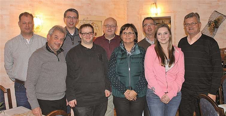 Der neu gewählte Vorstand (hintere Reihe v.l.:) Jürgen Heck, Stefan Rieke, Detlef Krug, Karl Faßbender; (vordere Reihe v.l.) Hermann-Josef Mertens, Tobias Runkel, Roswitha Mertens, Lisa-Marie Hütsch und Paul Becker.privat