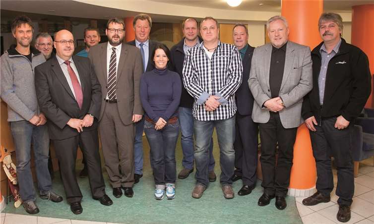 Der neu gewählte Vorstand mit den Kassenprüfern. -WT-