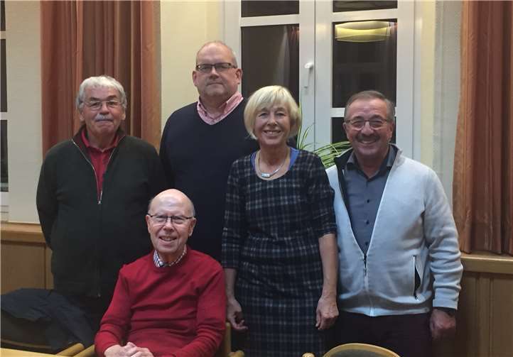 Der neu gewählte Vorstand nimmt die Arbeit auf.