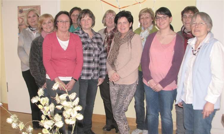 Der neu gewählte Vorstand (v. l.): Maria Adler, Margit Michels, Roswitha Hardt, Roswitha Mertens, Pia Brückner, Irmgard Schneider, Lucie Donner, Christa Otten, Deborah Schäfer, Ursula Monter (Gemeindereferentin), Karla Boecker