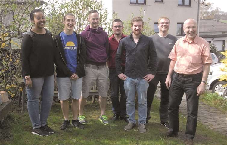 Der neu gewählte Vorstand (v.l.): Hana Ahmed (Beisitzerin), Simon Lauktien (2. Vorsitzender), Leo Pommerich (Beisitzer), Mathias Hommes (Beisitzer), Tobias Ding (Beisitzer), Georg Schroeter (1. Vorsitzender und Geschäftsführer) sowie Herbert Grothe (Kassenwart).