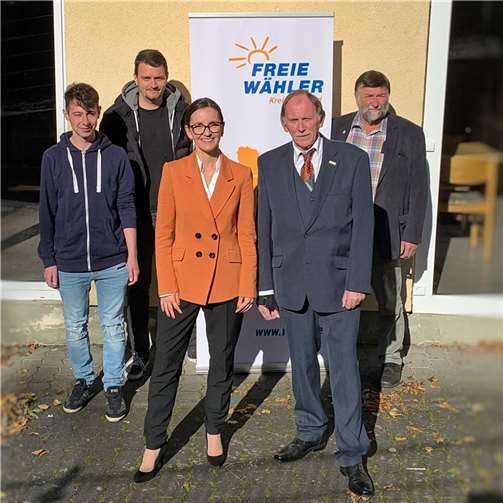Der neu gewählte Vorstand: v.li. Georgios Boidanidis (Schriftführer), Philip Marx (Schatzmeister), Marianne Altgeld (Vorsitzende), Joachim Albert (Stellvertretender Vorsitzender) und Udo Franz (Stellvertretender Vorsitzender).Foto: Freie Wähler