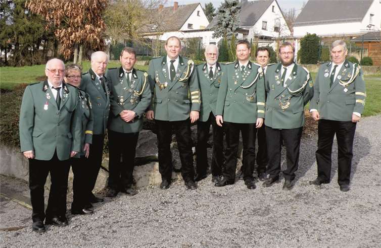 Der neu gewählte Vorstand (v.l.n.r.): Berthold Hohlfeld, Waltraut Geilen, Siegfried Hendrysiak, Volker Luxem, Markus Weiler, Karl Ohlberger, Rainer Wendel, Ralf Pauken, Timo Müller, Hans Diensberg. privat