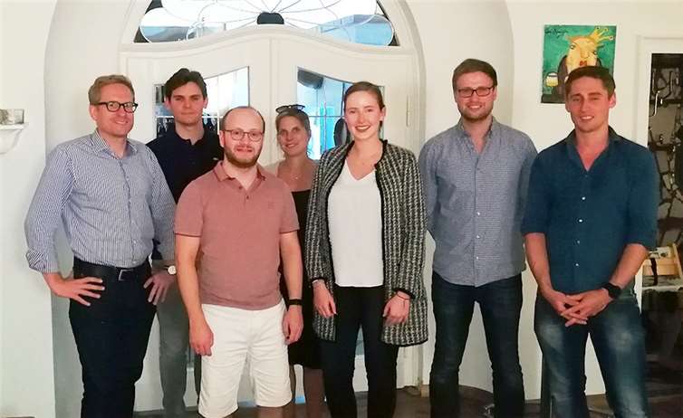Der neu gewählte Vorstand (v.l.n.r.): Peter Ropertz, Stephen Assmann, Jochen Lorenz, Natalie Baum, Johanna Kolka und Robert Schwertel-Stahl. Niclas Schell (re.) vom Kreisverband der Jungen Union gratulierte herzlich zur Wiederbelebung des Stadtverbandes. CDU Bad Neuenahr-Ahrweiler
