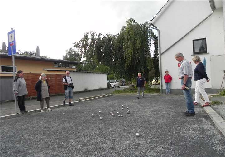 Der neue Boule-Platz begeistert zahlreiche regelmäßige sowie gelegentliche Besucher. Boulefreunde Selters