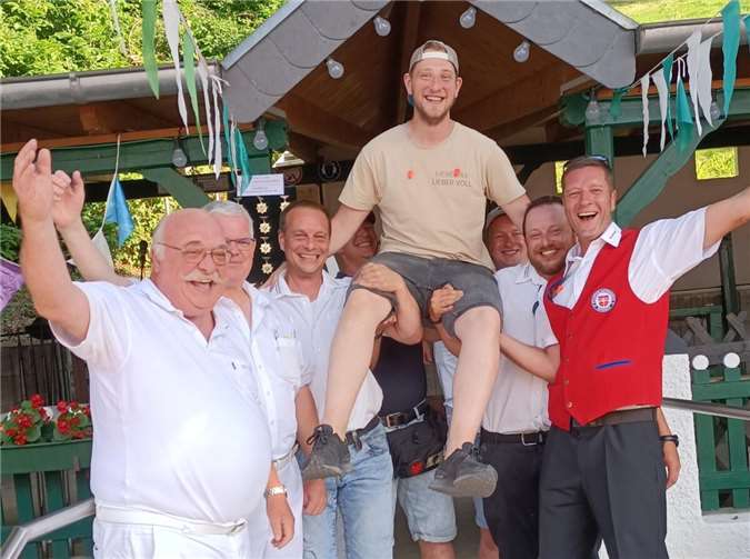 Martin Tillmann ist neuer Schützenkönig von Remagen Der neue Bürgerkönig Roman Kötter.