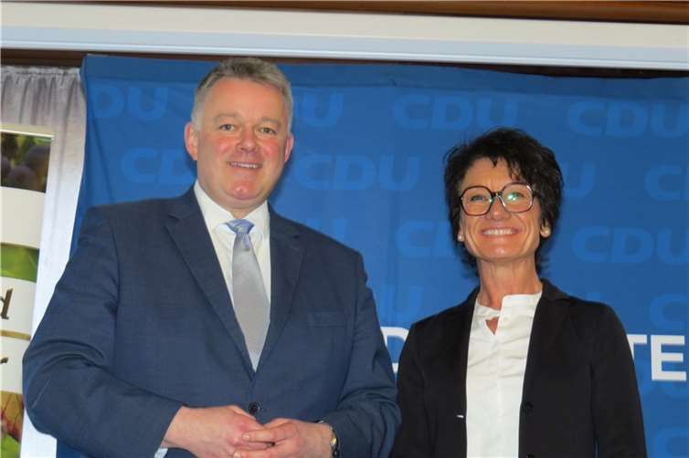 Der neue CDU-Fraktionschef im Landtag Gordon Schnieder mit CDU-Kreischefin Petra Schneider. Fotos: AKR