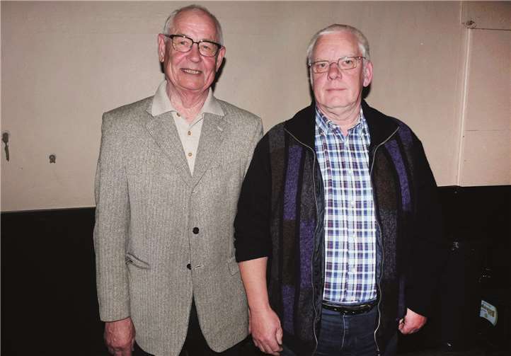 Der neue Chorleiter des MGV Mendig, Franz Werner Müller (rechts) mit Vize-Chorleiter Lothar Tentler.