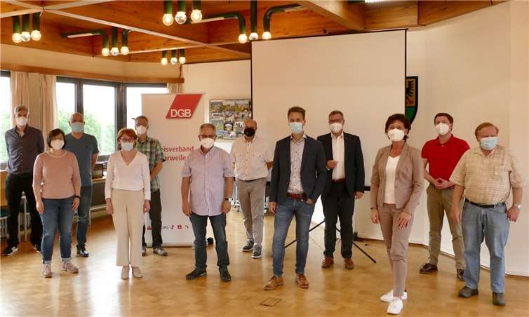 Der neue DGB-Kreisvorstand sowie Gäste nach der Wahl in der Kreisverwaltung Ahrweiler. Fotos: DGB