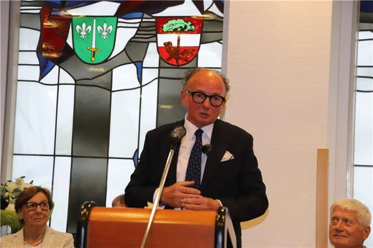 Der neue Ehrenbürger dankte dem Rat für die hohe Auszeichnung und Ehren.