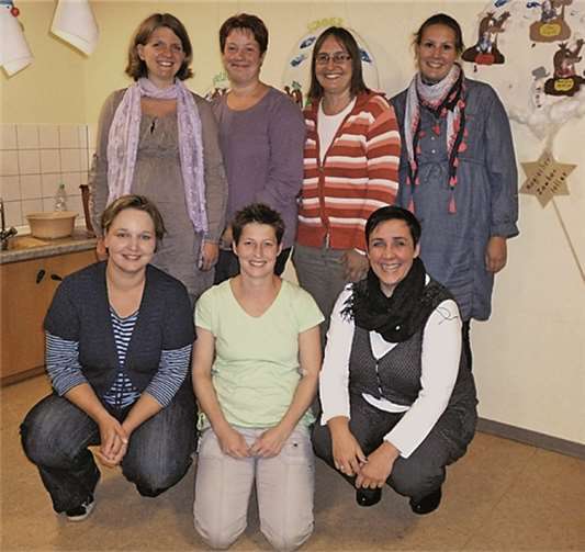Der neue Elternbeirat, oben v.li. Daniela Mombauer, Nicole Raab, Katja Helmer und Celine Momsen, unten v.li: Helga Klein, Pia Sabados-Loges und Rabea Becker. privat