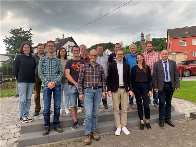 Der neue Gemeinderat.  Foto: Sebastian Schmitt, Niederdürenbach