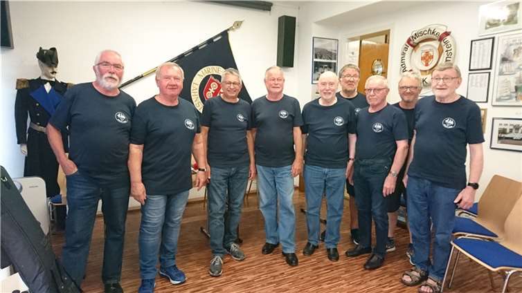 Der neue Gesamtvorstand (v. l. n. r.): Wolfgang Breitenbach (Schatzmeister), Hans-Georg Schwamb (neuer Chorbeauftragter), Martin Friedrich (stellvertretender Vorsitzender), Wolfgang Jäger (1. Vorsitzender), Hans-Werner Schupbach (stellvertretender Schriftführer), Matthias Kern (Schriftführer), Gerd Salzig (1. Beisitzer und stellvertretender Messewart), Heiko Schiller (2. Beisitzer), Dieter Ely (Sachverwalter/Messewart und stellvertretender Schatzmeister).  Foto: privat