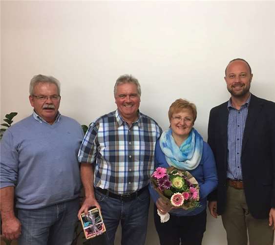 Der neue Geschäftsführer des Vereinsrings, Franz Müller (v.li.n.re.), Joachim und Petra Rosenbach und Bürgermeister Andreas Rath. privat