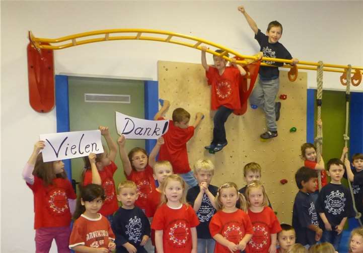 Der neue Hangelpfad wird mit Begeisterung genutzt. privat
