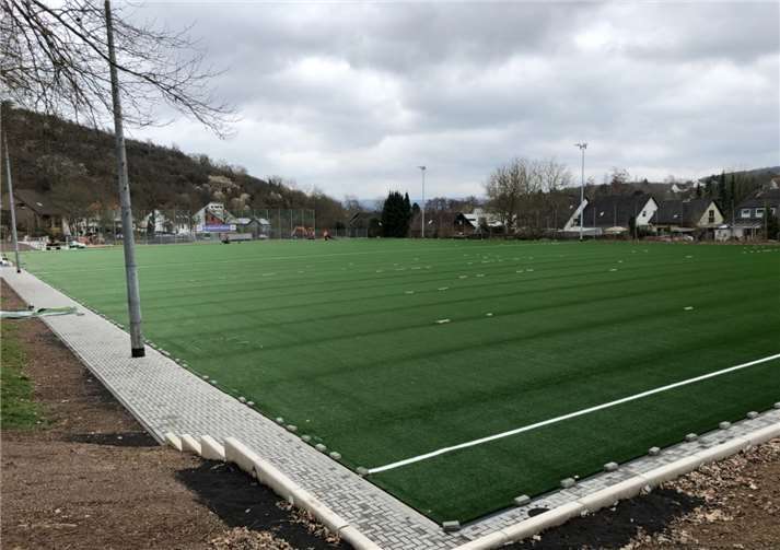 Der neue Kunstrasenplatz in Westum.privat