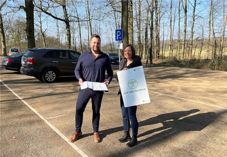 Der neue Lahnsteiner Oberbürgermeister Lennart Siefert konnte sich ein Bild von den beiden Parkplätzen machen, die im ersten Bauabschnitt fertiggestellt wurden.  Foto: Stadt Lahnstein