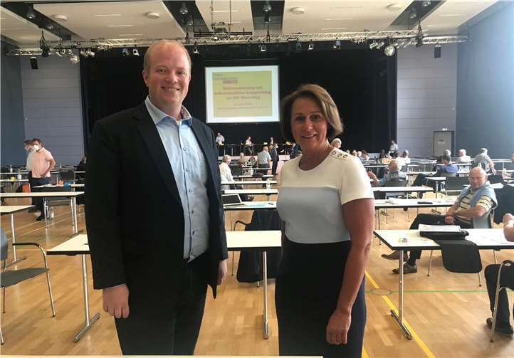 Der neue Landratskandidat Christian Koch und die Kreisvorsitzende Nicole Westig.Quelle: FDP Rhein-Sieg