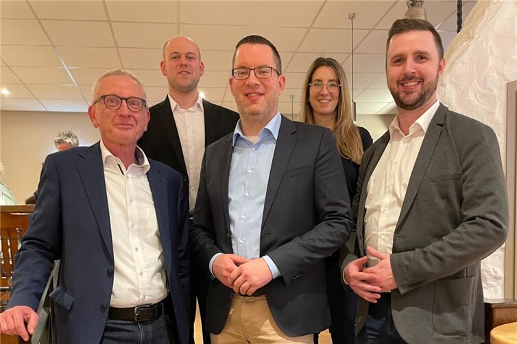 Der neue Landtagsabgeordnete Guido Orthen mit Vertretern der CDU-Grafschaft