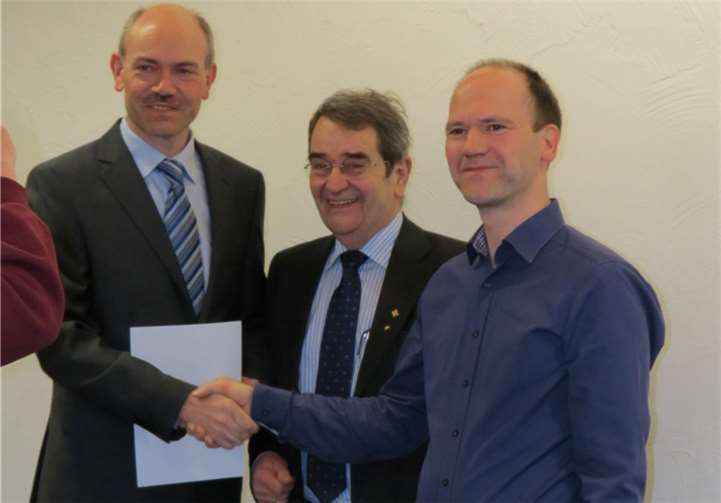 Der neue Mann an der Spitze der Ortsgemeinde Lieg: Ortsbürgermeister Heinz Zilles (links) mit Bürgermeister Helmut Probst und dem Ersten Beigeordneten Bernd Reiz. privat