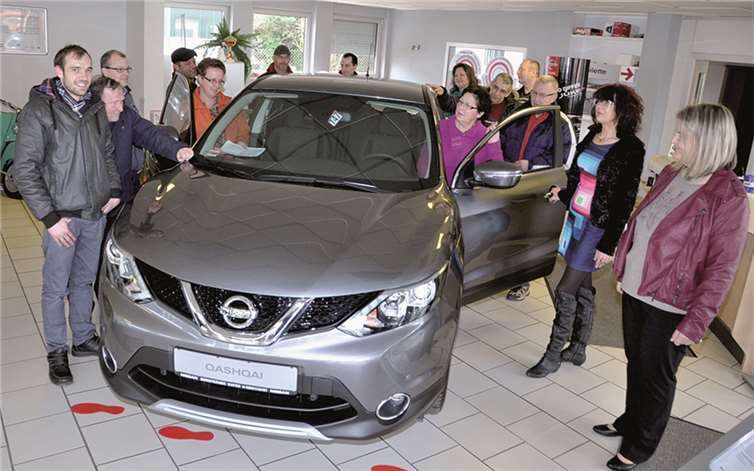 Der neue Nissan Qashqai sorgte für Aufsehen bei den Besuchern der Mayener Nissan Autoprofis des Autohauses Bornträger im Industriegebiet Grubenfeld. BS