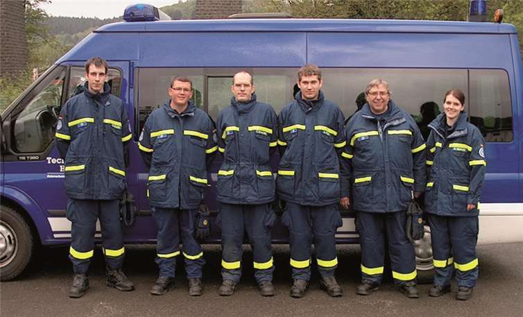 Der neue Ortsbeauftragte Christoph Sesterhenn konnte so Dominik Lönarz, Lukas Loosen, Thomas Schwarz, Alexander Kölsch, Wolfgang Bleser, Sonja Schmitz und Andrea Bruk als neue Mitglieder in der THW-Familie begrüßen.Privat