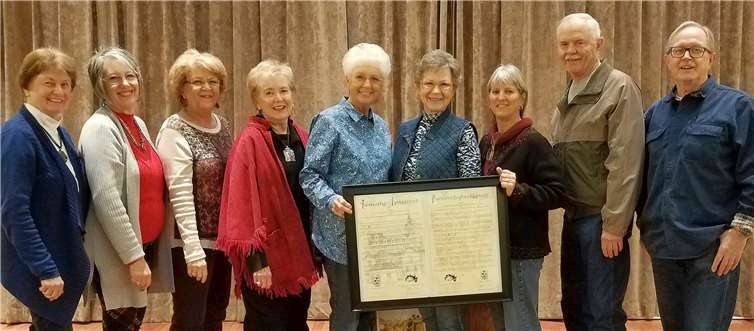 Der neue Präsident des SCV ist Joe Kammlah (2. v.r.) und seine Stellvertreterin Annabel Wilkinson (4.v.r) mit weiteren Aktiven. SCV