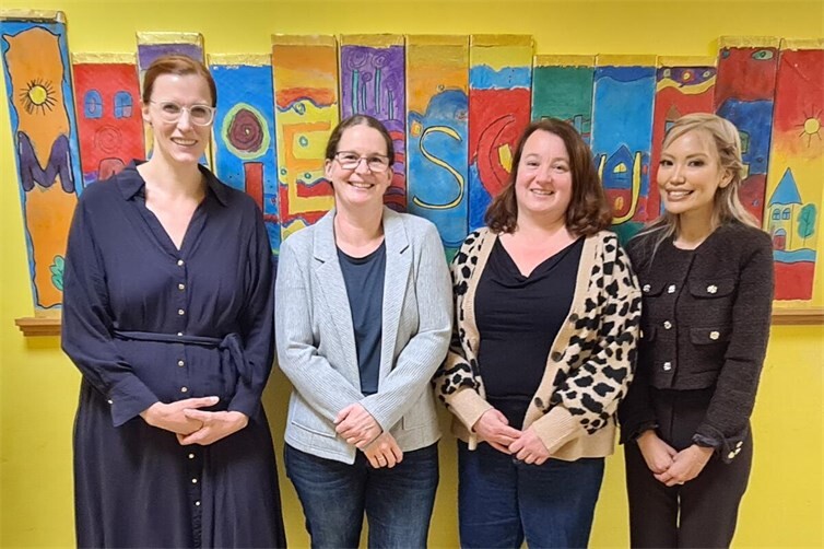 Der neue SEB an der Marienschule Bad Hönningen. Von lonks nach rechts. Weiteres Mitglied Annika Wildhirt, weiteres Mitglied Anke Rosenmüller, Schulelternsprecherin Anja Wolter, Schulelternsprechervertreterin Hong Nhung Pham-Hajji