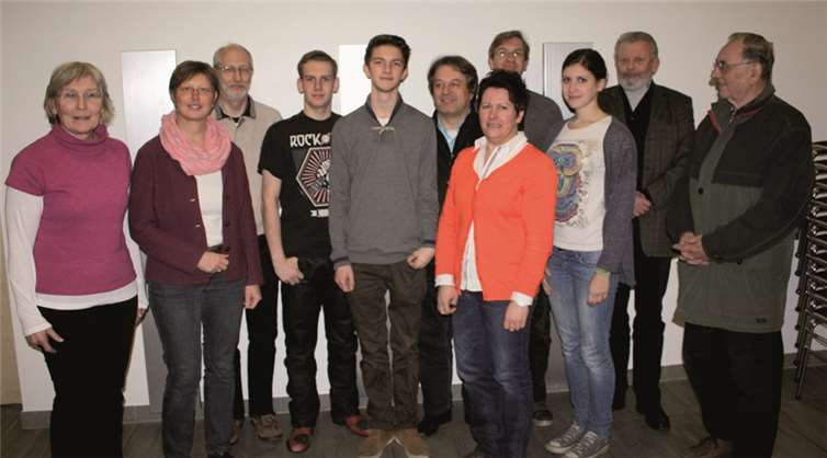 Der neue SPD-Vorstand in Urbar (v. l.): Dr. Ulrike Stahlschmidt, Karin Küsel-Ferber (Vorsitzende), Gerhard Schikowski (stellvertretender Vorsitzender), Marius Engel, Till Ferber, Michael Hahn (Protokollführer), Heike Trees (Kassiererin), Dr. Johannes Ferber, Johanna Ferber, Dieter Gensmann, Fritz Bennewitz und Thomas Kirsch (nicht auf dem Bild) engagieren sich für die SPD Urbar. privat