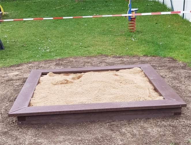 Der neue Sandkasten lädt zum Spielen einFoto: privat