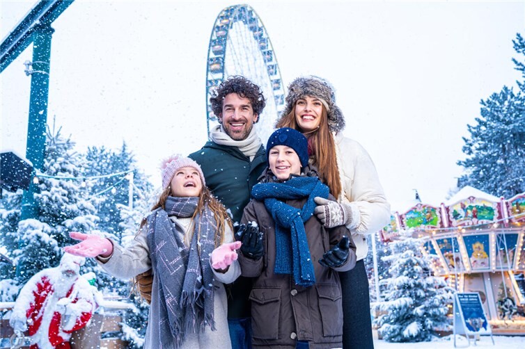 Der neue Themenbereich Winterland ergänzt die funkelnde Inszenierung im Jubiläumsjahr um weitere atmosphärische Highlights. Foto: Europa-Park